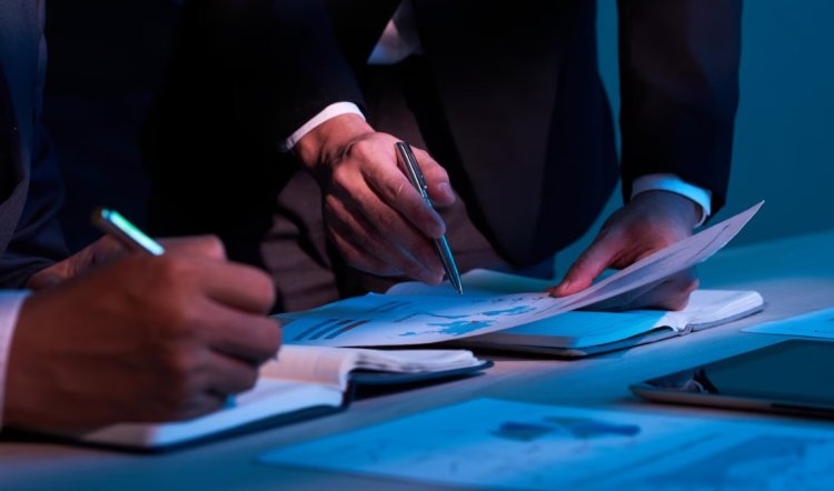 Presales vs. Bid Management: Understanding the Key Differences